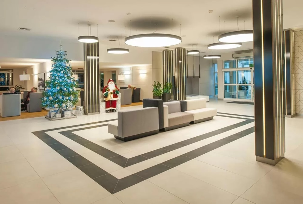 Akces Dzwirzyno Hotelhalle